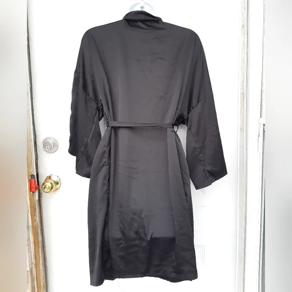 Lace Trim Robe - Picture 2 of 8